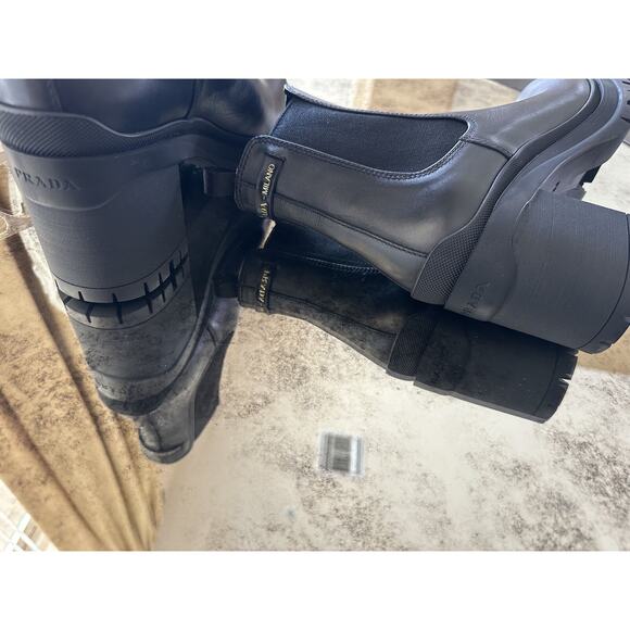 PRADA BLACK Leather Double Gore Lug Sole Chelsea Ankle Boots EU 40 US 9 - Picture 9 of 9